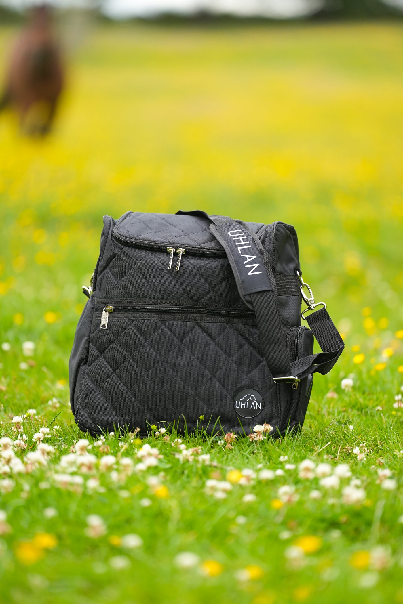 Black Grooming Pro Bag With USB Port & Drinks Cooler